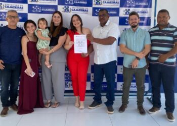 Cajazeiras do Piauí empossa nova médica aprovada em concurso público